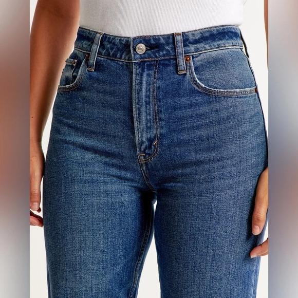 Abercrombie Curve Love High Rise Mom Jean, Size 31/12 Reg, NWT - Picture 5 of 16